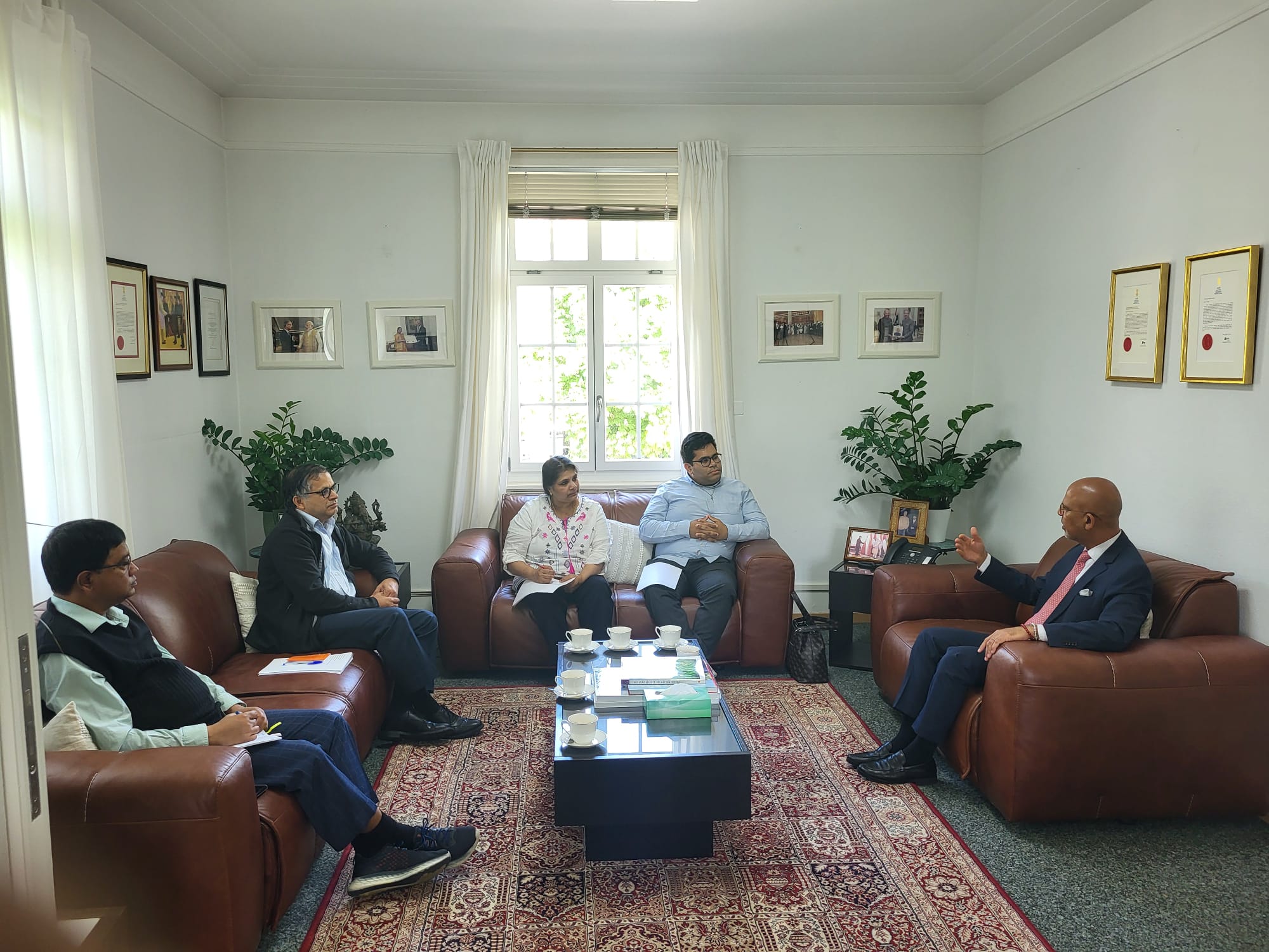 Ambassador Mridul Kumar received Executive Committee members of Swiss Indian Fine Arts Association on 13 May 2024.